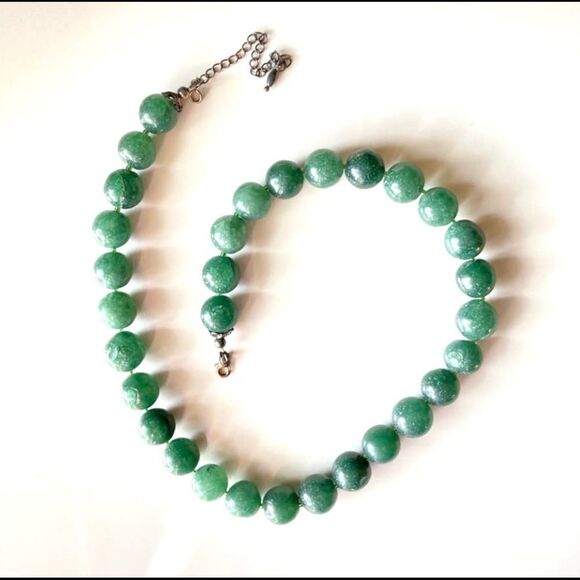 Green quartz beaded necklace and earrings set - Picture 2 of 13